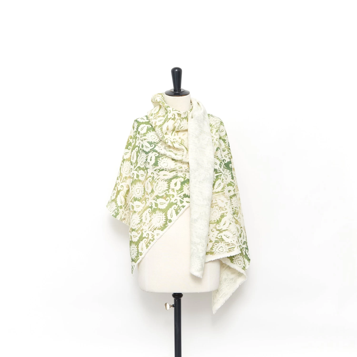 T23W06060 | Paisley Linen Canvas 4 T23W06060 | Paisley Linen Canvas - Image 2