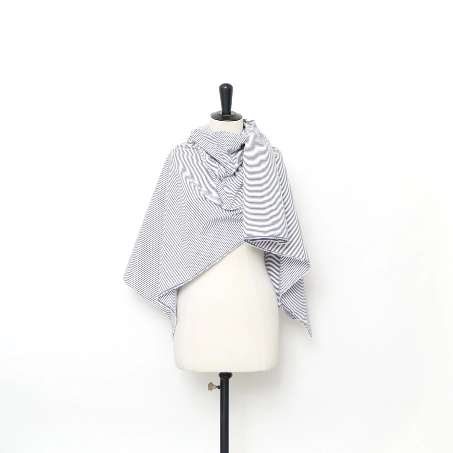 T24A09077 | Stripe Cotton Seersucker 5 T24A09077 | Stripe Cotton Seersucker - Image 3