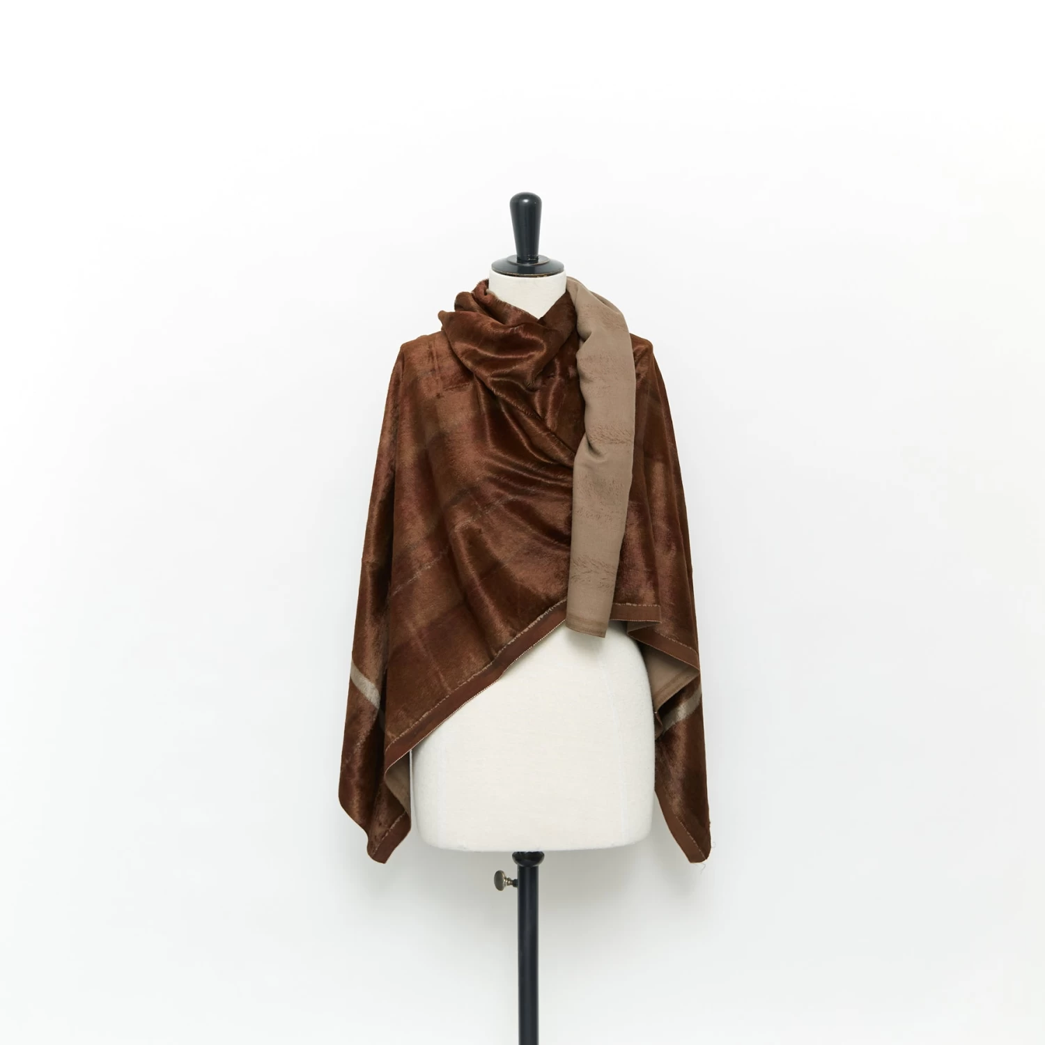 T24A09237 | Fur Effect Velvet Pannel X110cm 4 T24A09237 | Fur Effect Velvet Pannel X110cm - Image 2