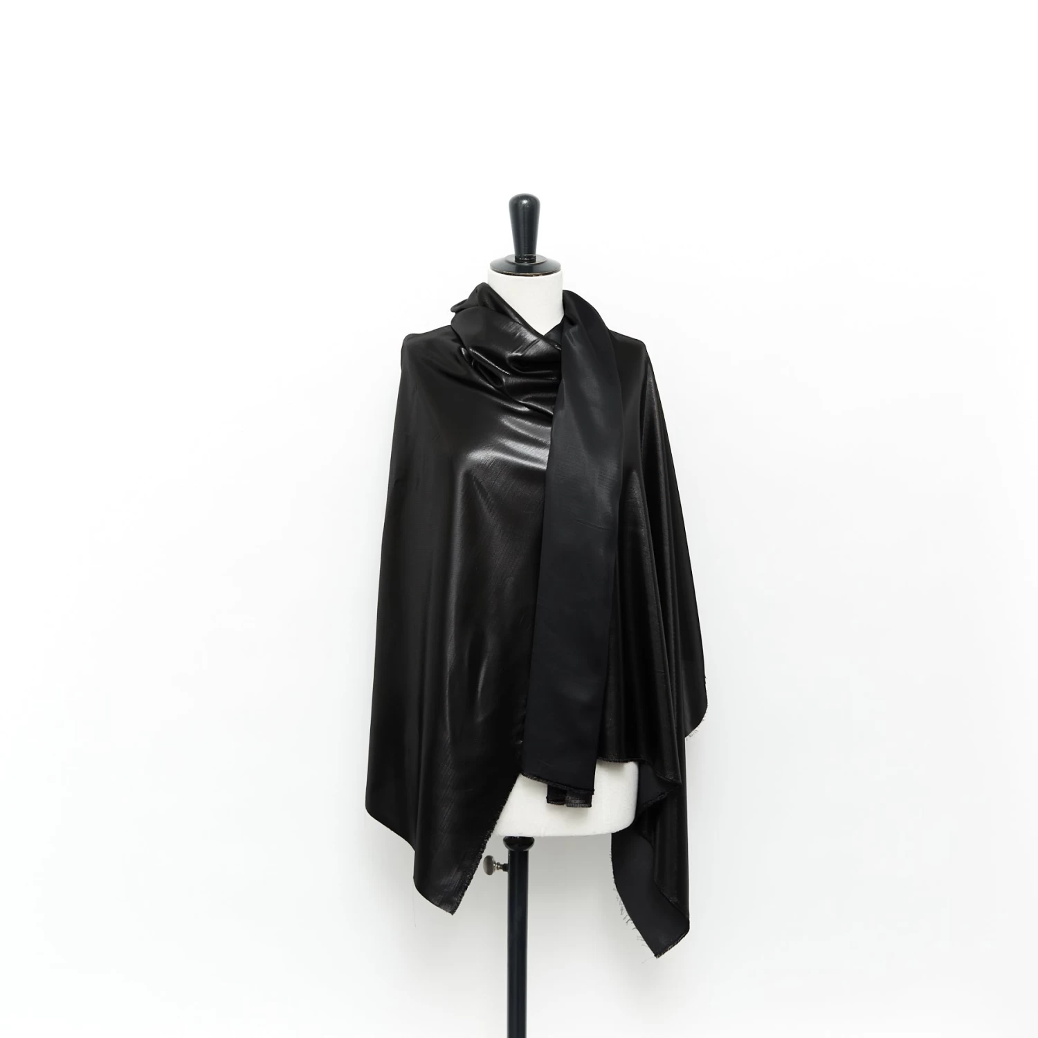 T24A09307 | Viscose & Silk Diagonal Lamé 4 T24A09307 | Viscose & Silk Diagonal Lamé - Image 2