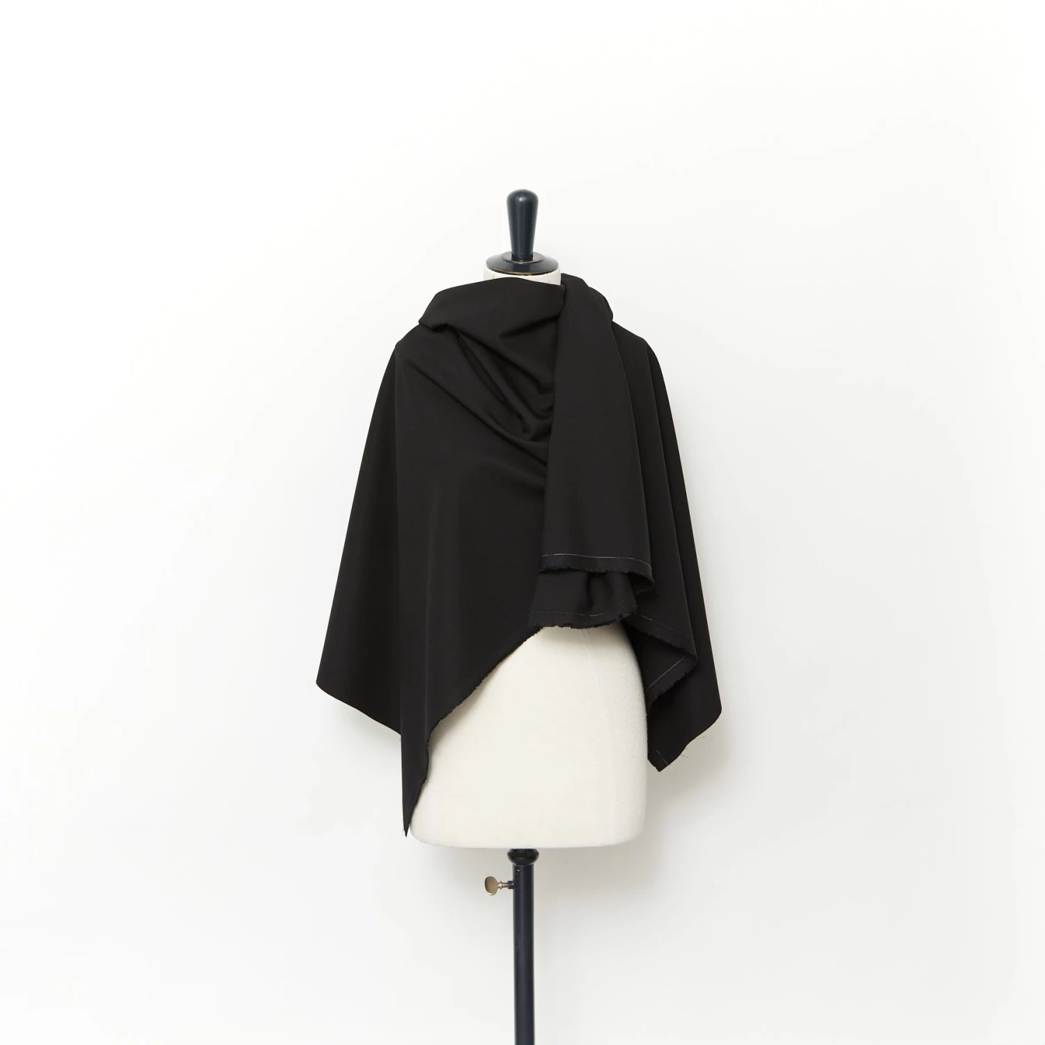 T24B06541 | Fluid Twill Suiting 4 T24B06541 | Fluid Twill Suiting - Image 2