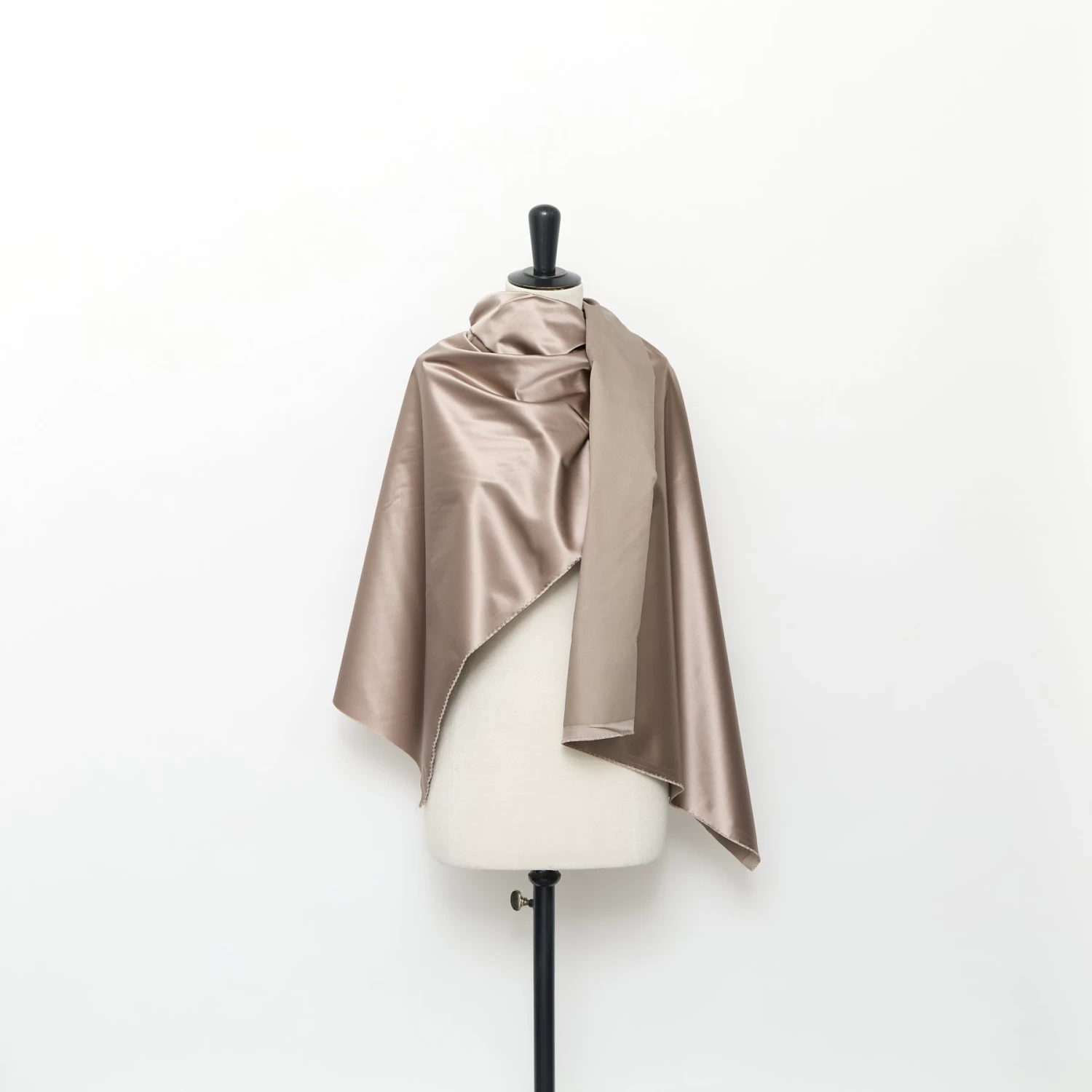 T24C10057 | WR Stiff Silk Satin 4 T24C10057 | WR Stiff Silk Satin - Image 2