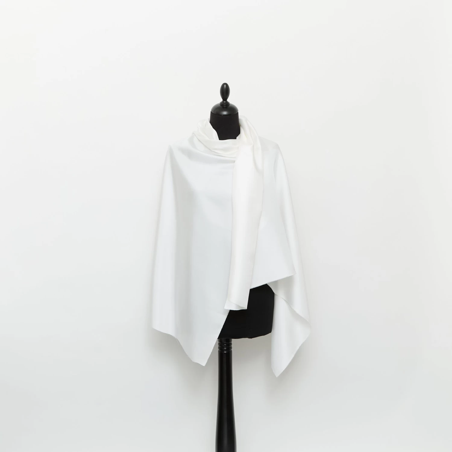 T24J10706 | Silk Twill 4 T24J10706 | Silk Twill - Image 2