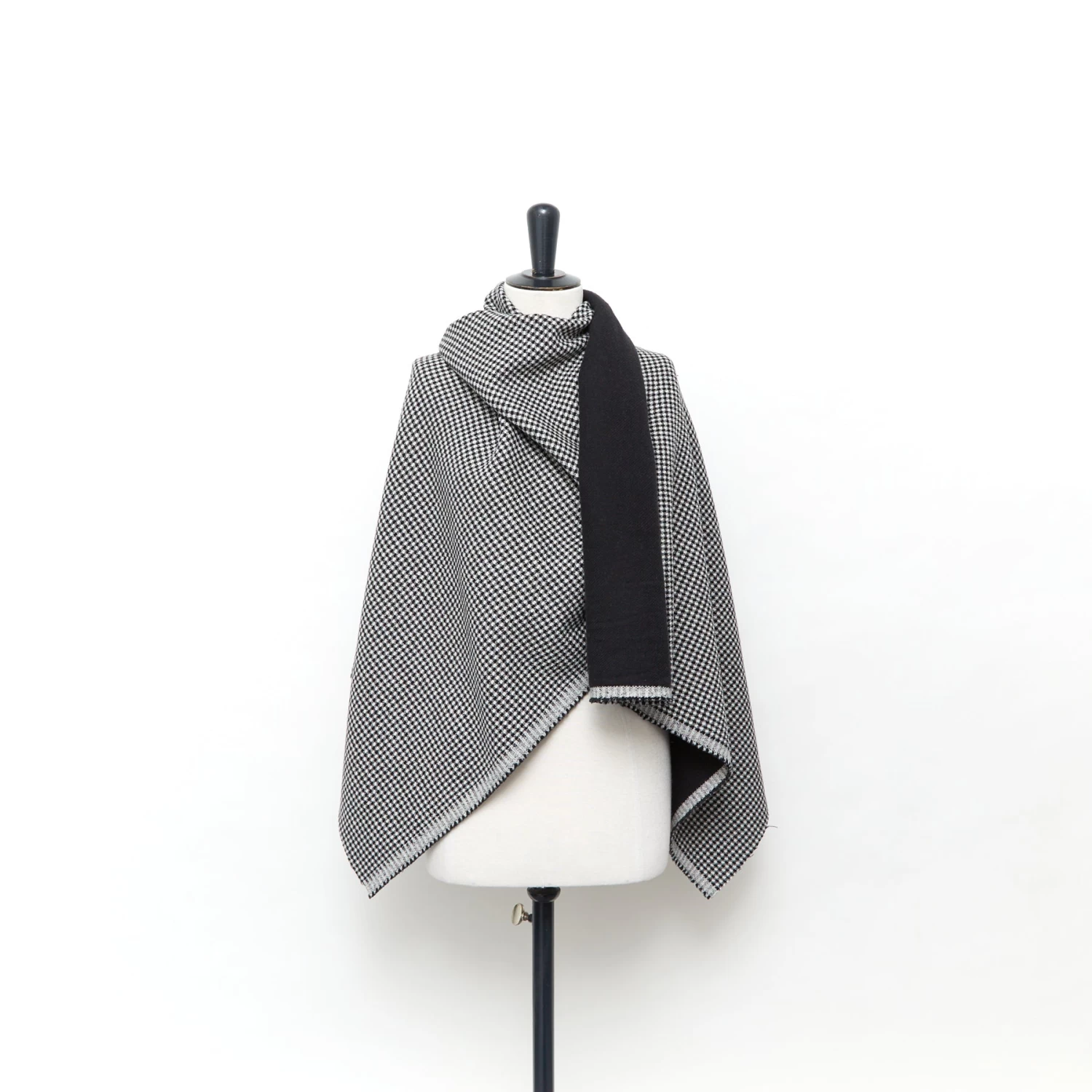 T24K08644 | Gingham Cotton & Wool Drap 5 T24K08644 | Gingham Cotton & Wool Drap - Image 3