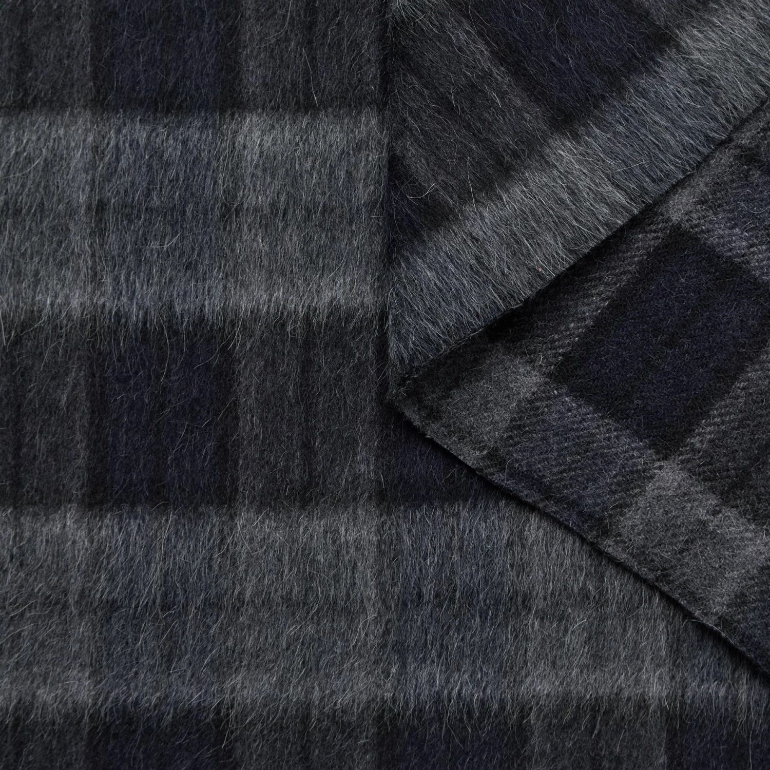 T24M10011 | Splittable Hairy Wool & Llama Tartan 3 T24M10011 | Splittable Hairy Wool & Llama Tartan