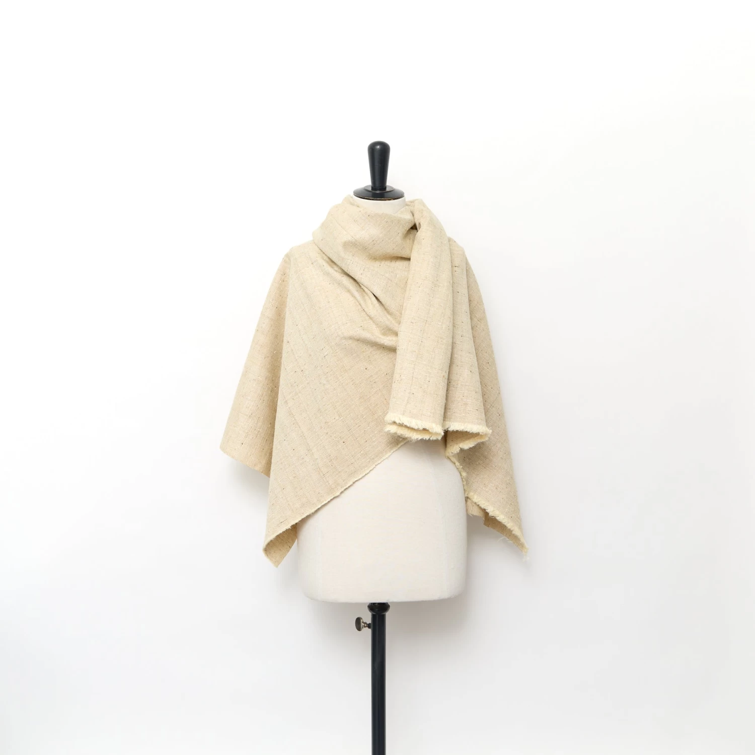 T24M10239 | Irregular Tussah Silk Canvas 5 T24M10239 | Irregular Tussah Silk Canvas - Image 3