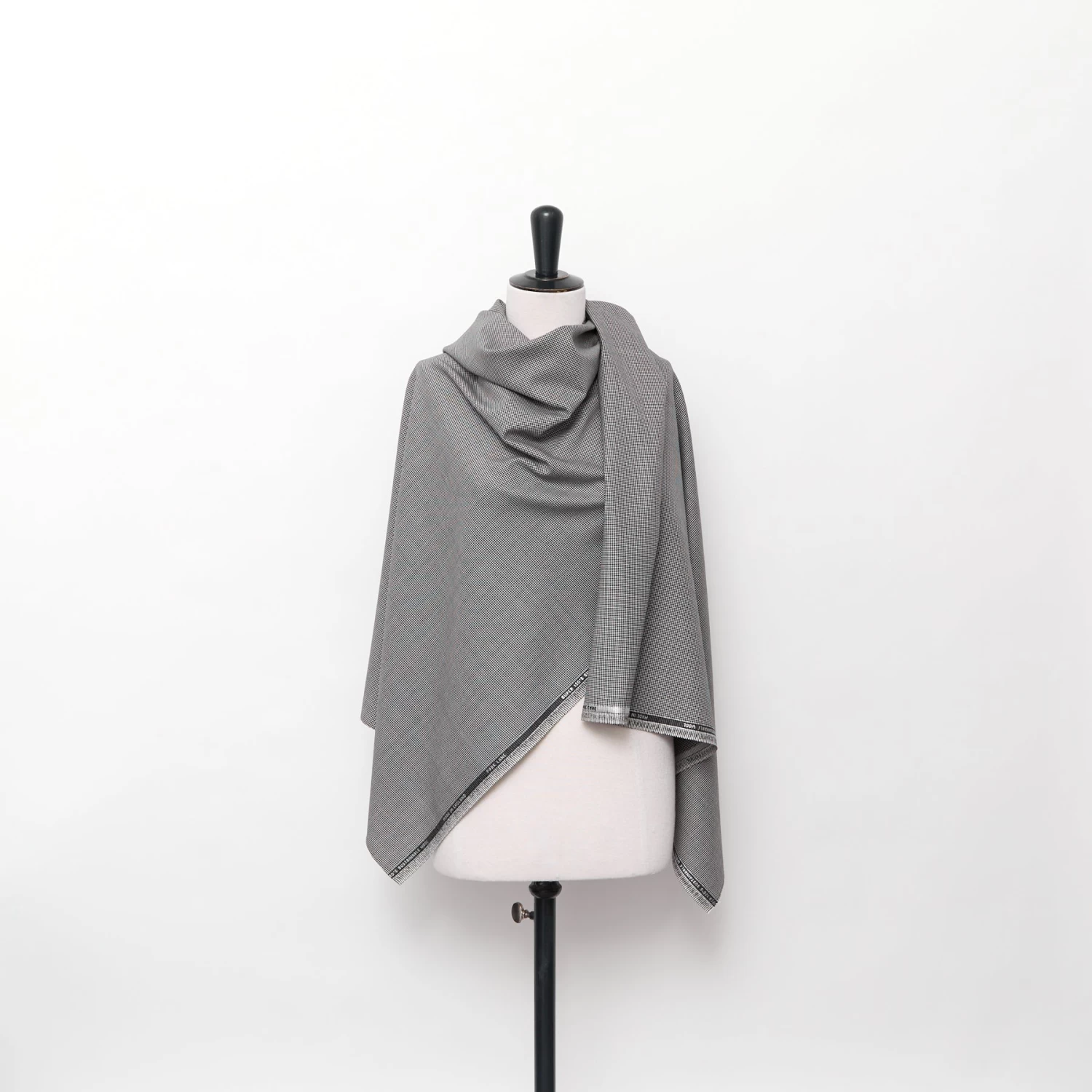 T24M10288 | Houndstooth Suiting 4 T24M10288 | Houndstooth Suiting - Image 2