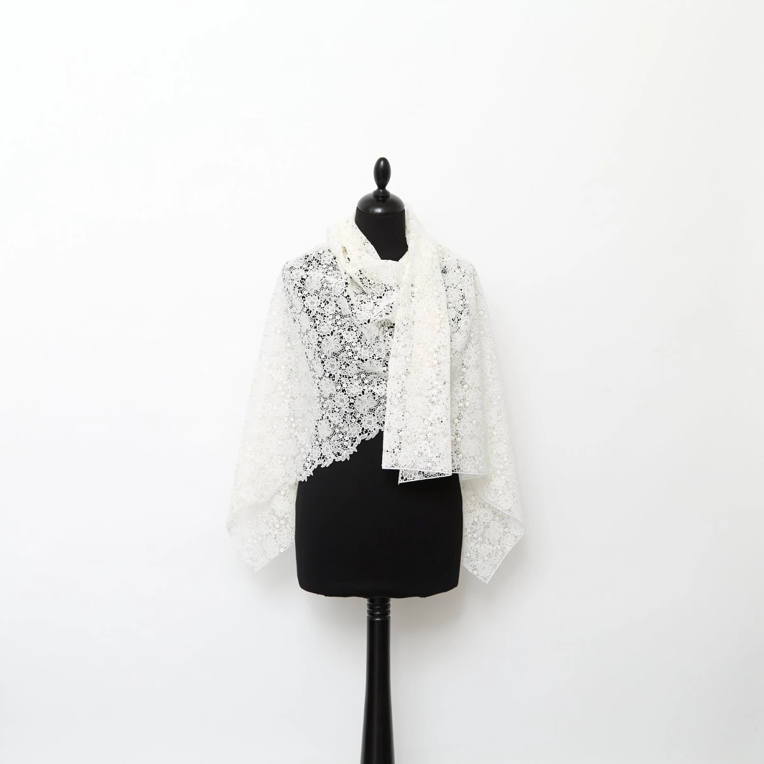 T24M10328 | Floral Guipure 4 T24M10328 | Floral Guipure - Image 2