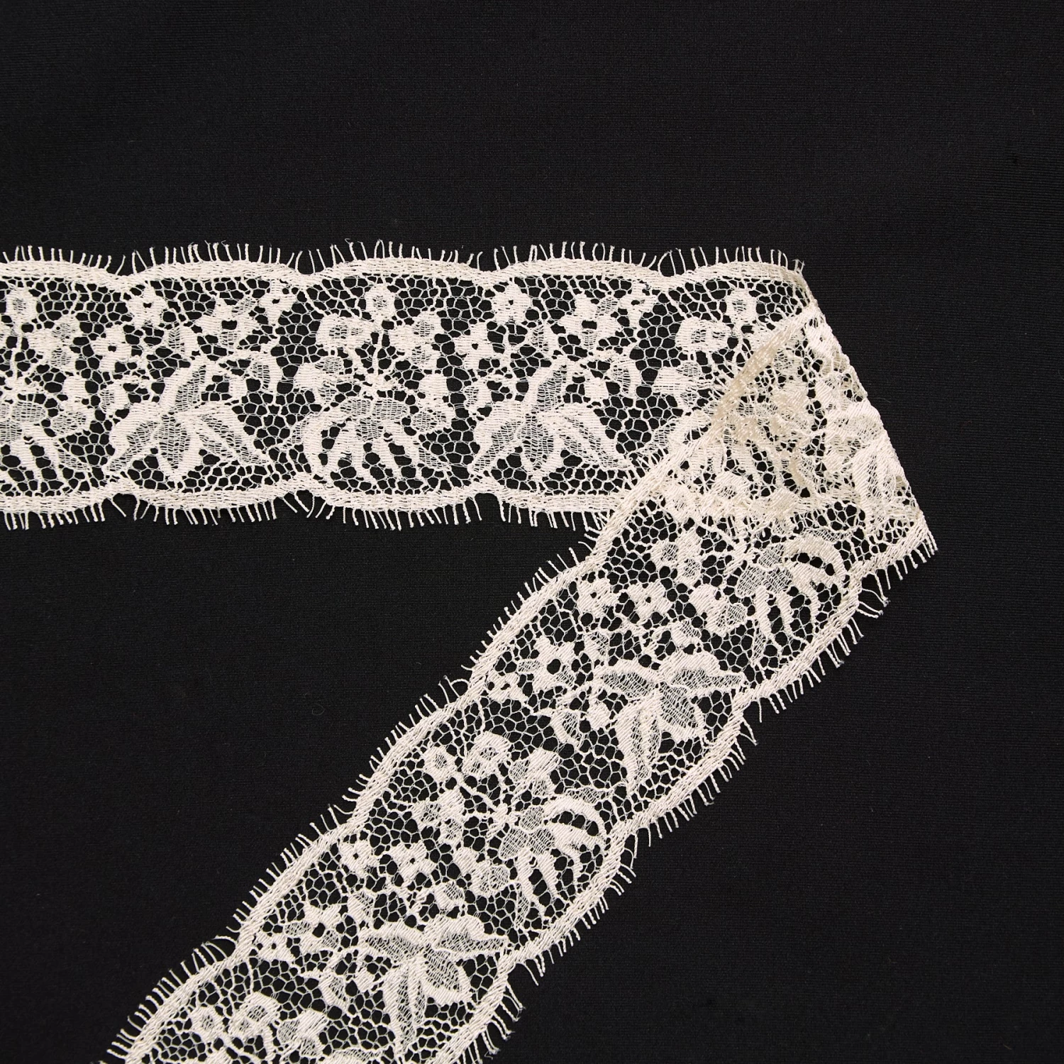 T24M10465 | Viscose Floral Galloon 6cm 3 T24M10465 | Viscose Floral Galloon 6cm