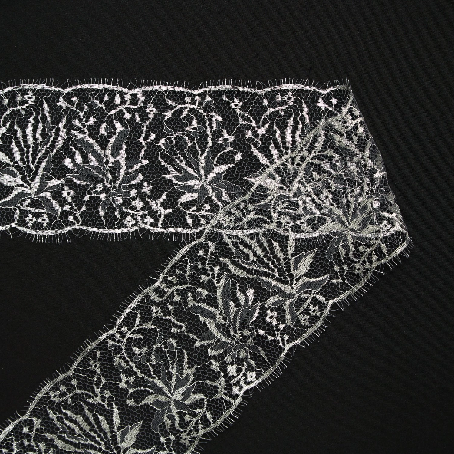 T24M10470 | Metallic Floral Galloon 10cm 3 T24M10470 | Metallic Floral Galloon 10cm