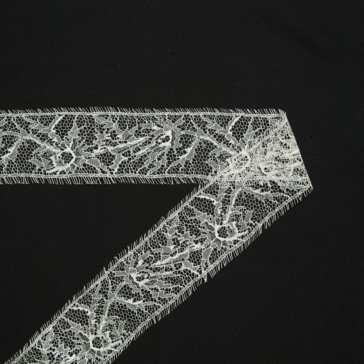 T24M10474 | Chantilly Lace Galloon 5cm 4 T24M10474 | Chantilly Lace Galloon 5cm - Image 2