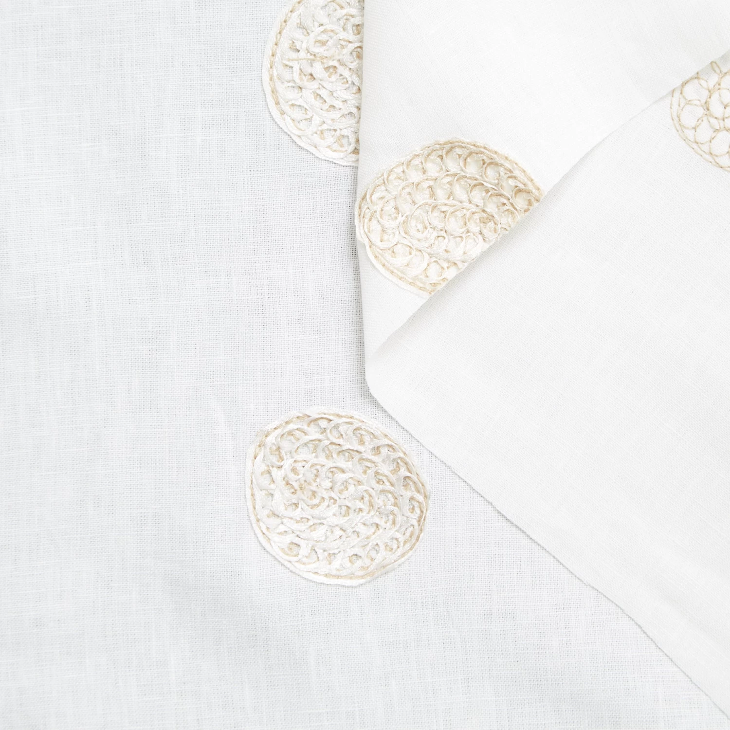 T24Q06531 | Embroidered Linen Canvas 3 T24Q06531 | Embroidered Linen Canvas