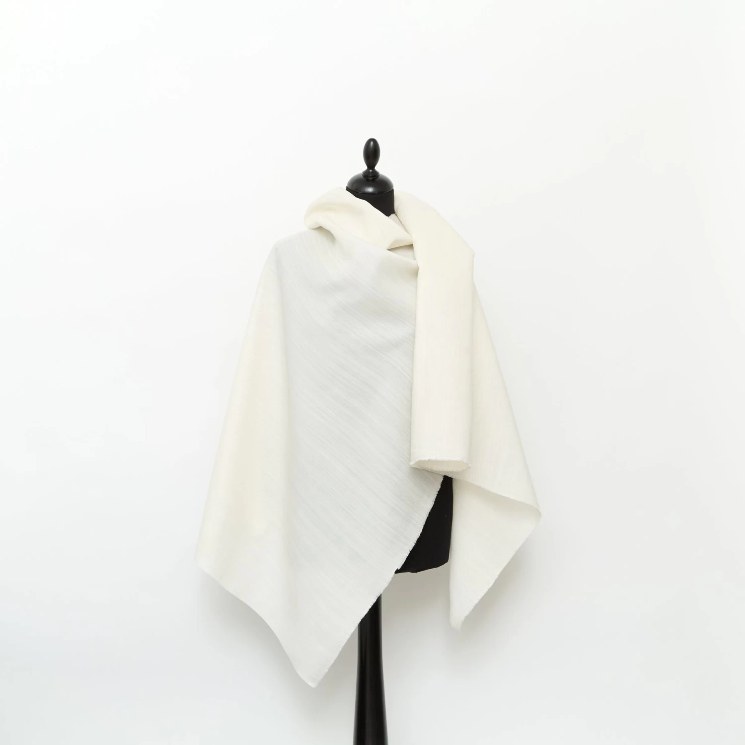 T24S11123 | Silk & Viscose Shantung Faille 4 T24S11123 | Silk & Viscose Shantung Faille - Image 2