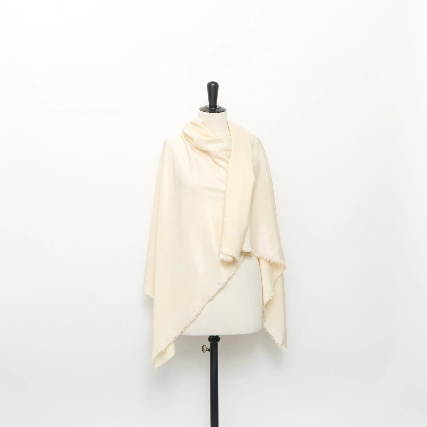 T24S11165 | Viscose & Cotton Twill Lining 5 T24S11165 | Viscose & Cotton Twill Lining - Image 3