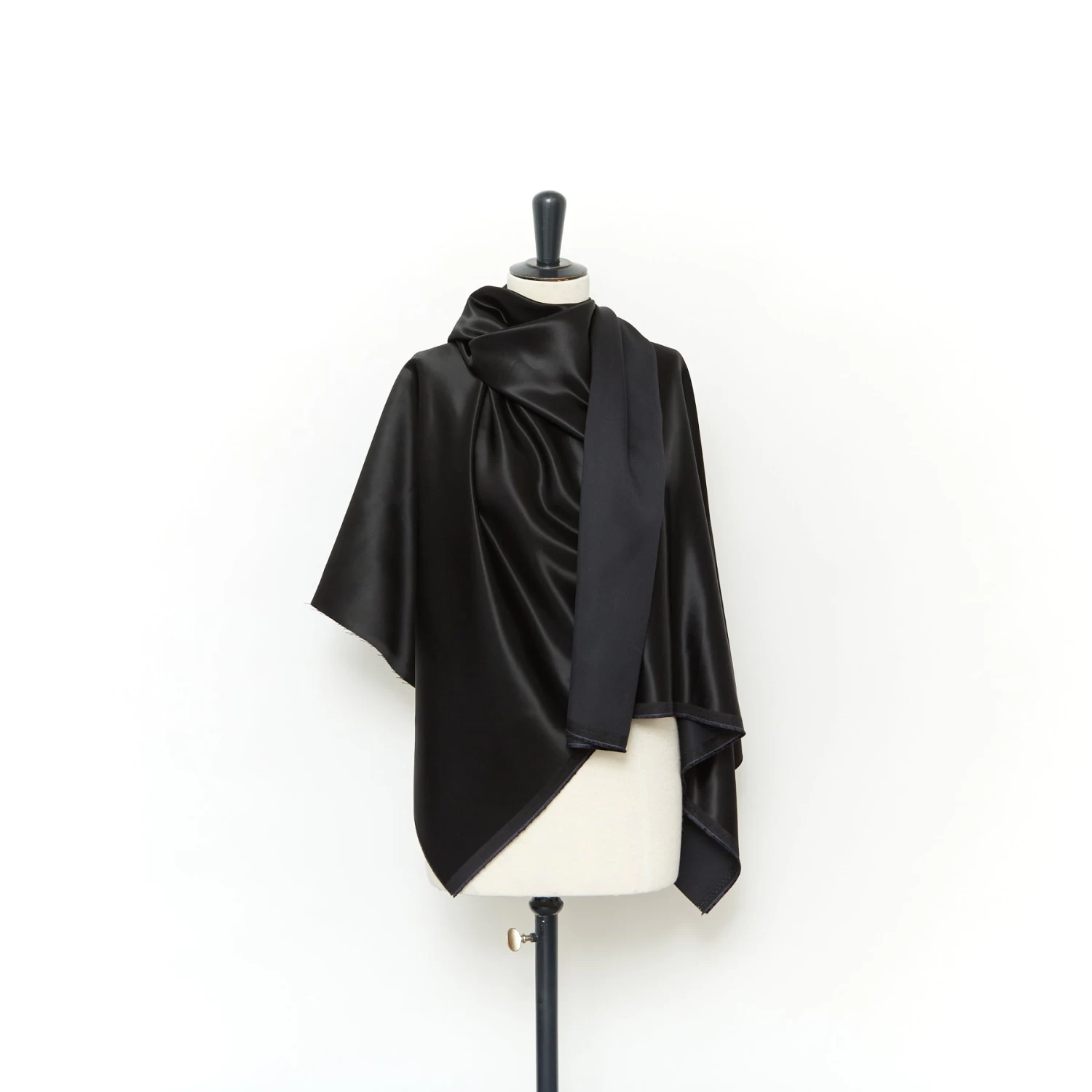 T24V07318 | Liquid Satin 4 T24V07318 | Liquid Satin - Image 2