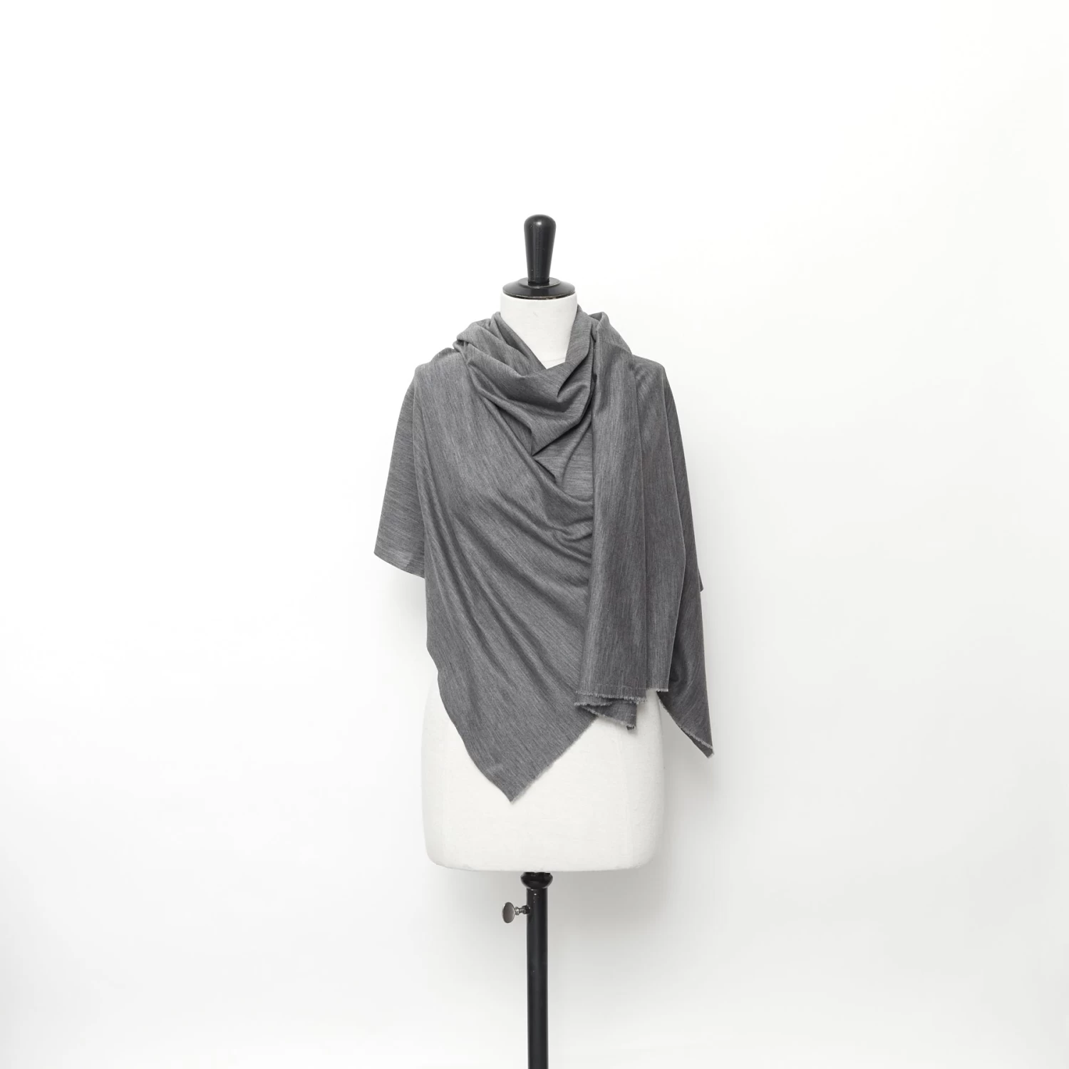 T24V09511 | Wool & Cupro Jersey 4 T24V09511 | Wool & Cupro Jersey - Image 2