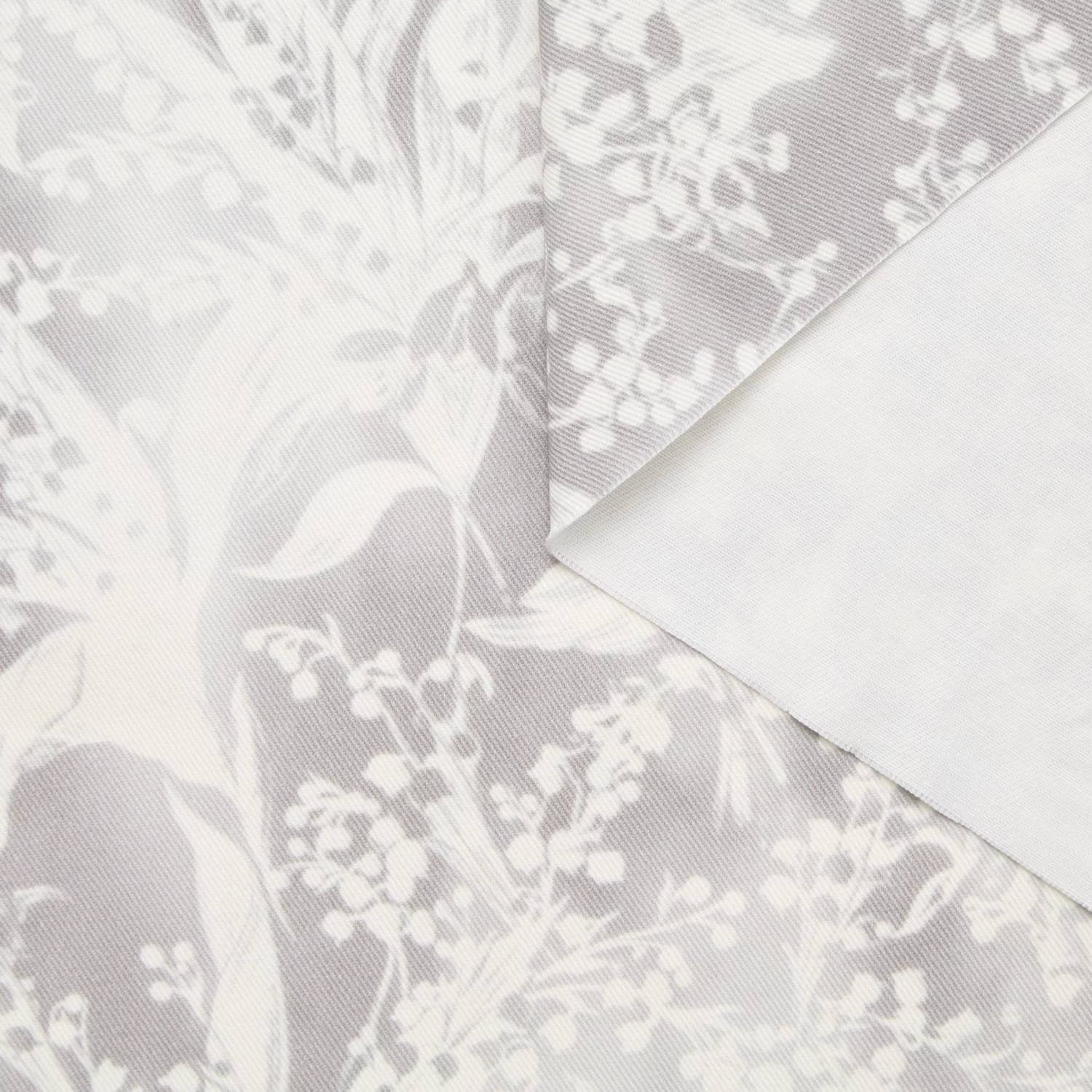 T25M11873 | Lily Printed Cotton Gabardine 3 T25M11873 | Lily Printed Cotton Gabardine