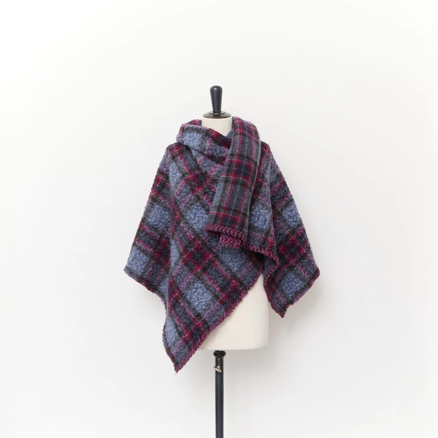 T25M11890 | Tartan Bouclé Teddy 4 T25M11890 | Tartan Bouclé Teddy - Image 2